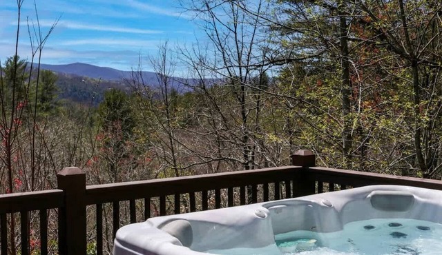 Luxurious Mountain Villa w/Hot Tub & Game Room