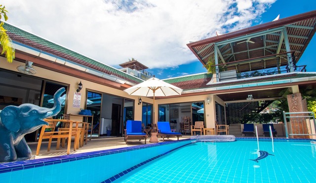 Luxury 4 bed villa, rooftop infinity pool w/Ocean Views