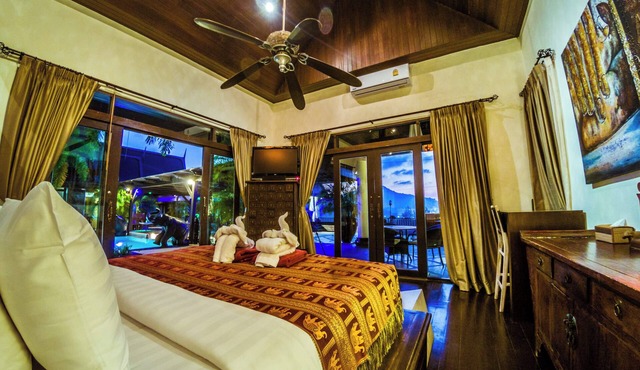 Luxury 8-9 Bed Room Villa with 2 pools, chefservice , Ocean View, Kamala Beach
