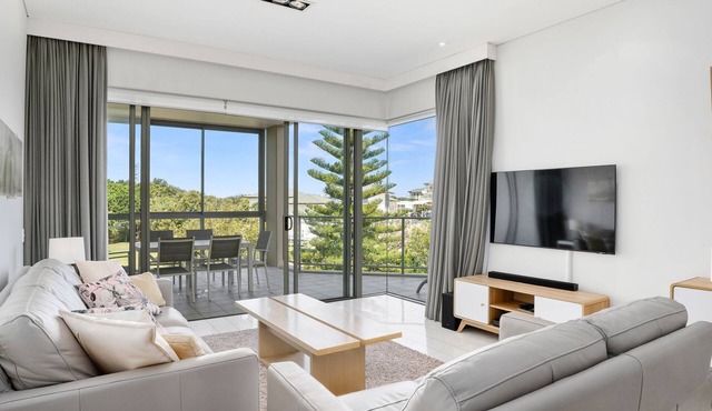 Luxury Apartment 1220 at Bells Boulevard - Stylish corner apartment with private heated spa