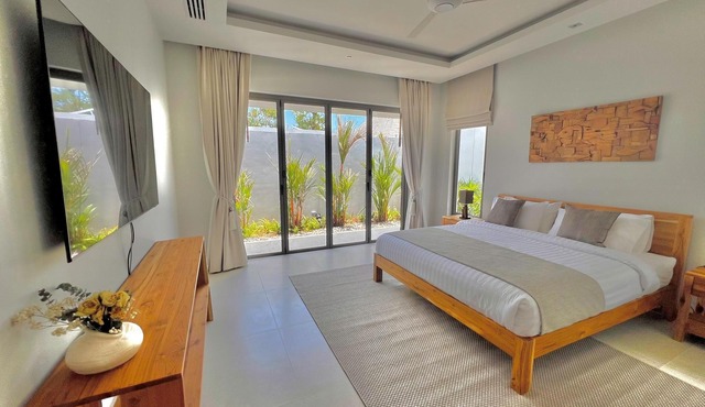 Luxury brand new villa with maid Anchan Tropicana