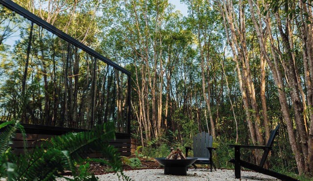 Luxury Mirror Home in Byron Bay Hinterland