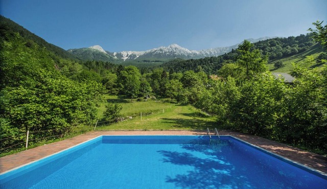 Luxury Nature Retreat, Heated Pool, Jacuzzi & Stunning Views