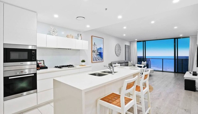 Luxury Oracle Tower 2 Ocean Views 2BR Lvl33