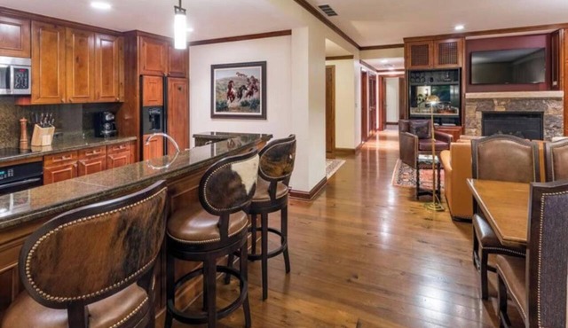 Luxury ski in/ski out 3BR Ritz-Carlton Residence Club condo w/resort amenities!