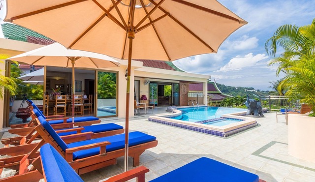 Luxury Villa with private chef, full staff, wonderful views