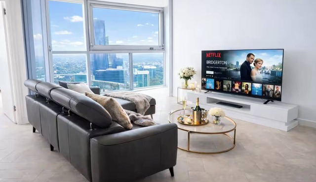 Lv 53 Riverview Luxe Apt on QWR - Crown's Jewel City view with Parking
