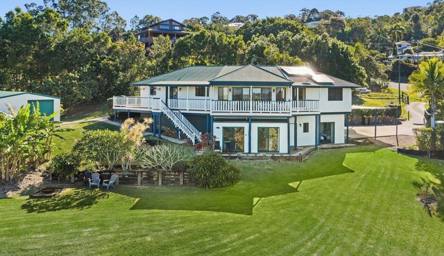 Maroochy River Treetop Haven—Scenic & Dog-Friendly