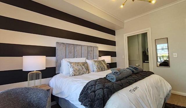 Melrose Apartment