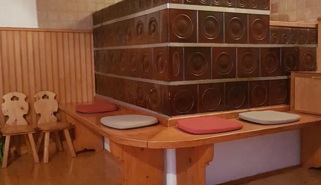 Miklavževa hiša with a bread oven in Železniki