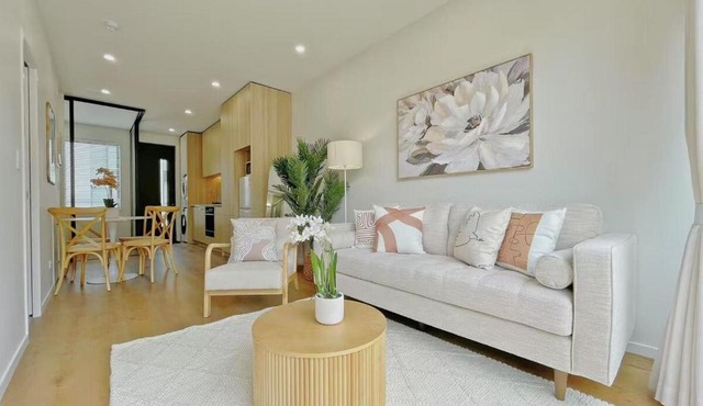 Modern 2-Bedroom Townhouse in Grey Lynn