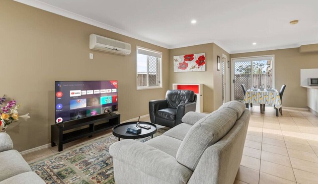 Modern Family Retreat | Shops, Parks & Transport