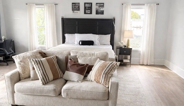 Modern Luxe Retreat Stylish Open-Concept Home with Designer Touches