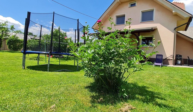 New and fully equipped air-conditioned modern studio in green SLO ID 100070