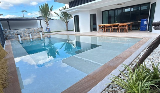 NEW build 4-bedroom Pool villa in superb Phuket Rawai 5 min to Beach