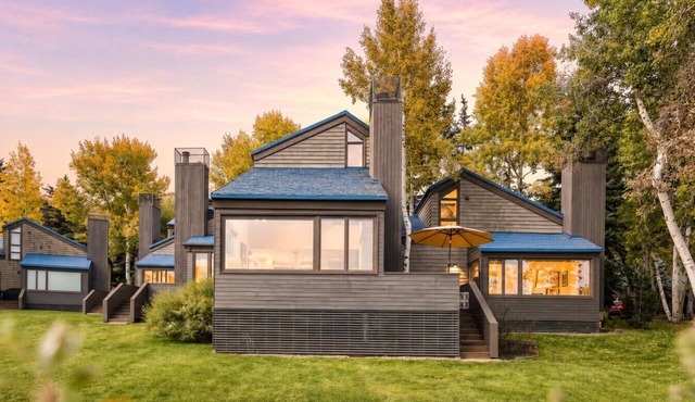 New! Family friendly Snowmass retreat w. hot tub and pool. 5 minutes to resort!