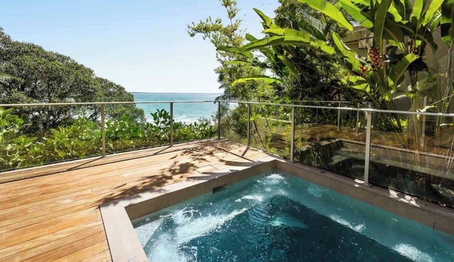 Noosa Vista Spa House