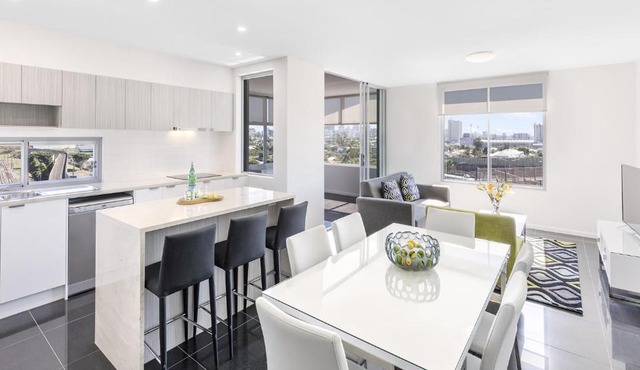 Oaks Brisbane Woolloongabba Suites
