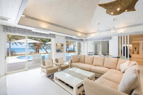 Ocean Front Villa Ishigakijima Ⅲ