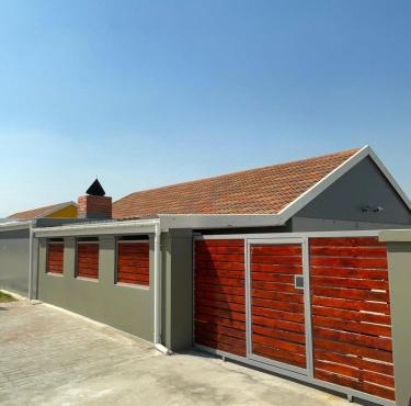 Olly's Olive Guest House