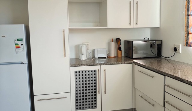 One bedroom, spacious guest house in a quiet neighbourhood.
