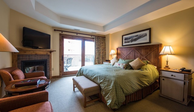 Open-Concept Suite | Fireplace | Near the Slopes in Crested Butte