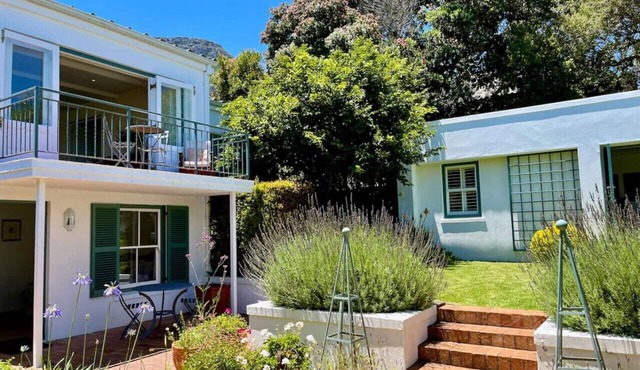 Osborne Cottage | Private garden | Pet friendly