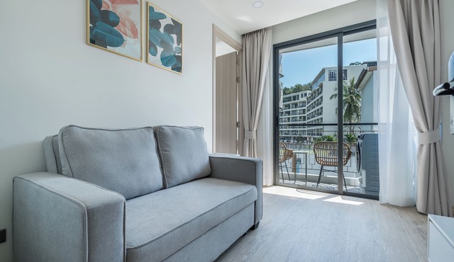 Palmetto Park: One-Bedroom Apartment City View