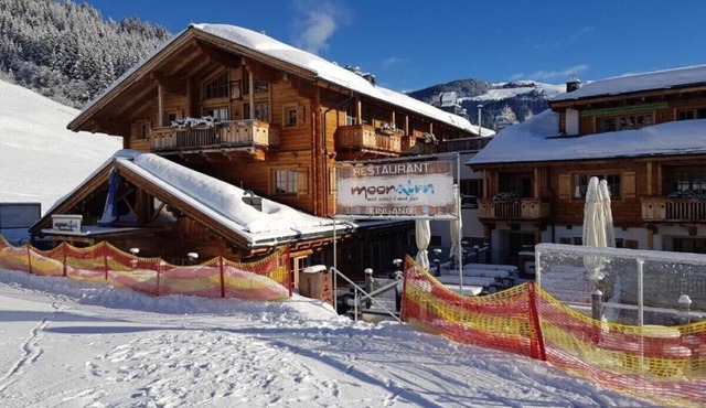 Panorama Chalet with Mountain View, Wi-Fi & Terrace