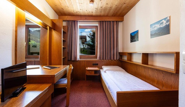 Panorama Hotel CIS - bed and breakfast