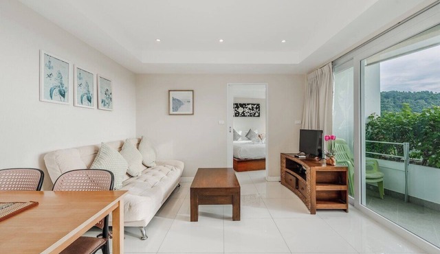 Panoramic 1BR, Pool, Sauna & Sea Views C196