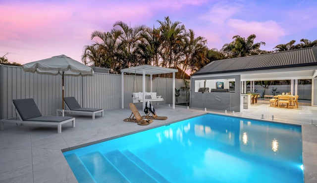 Paradise Palms Mooloolaba - Beach House