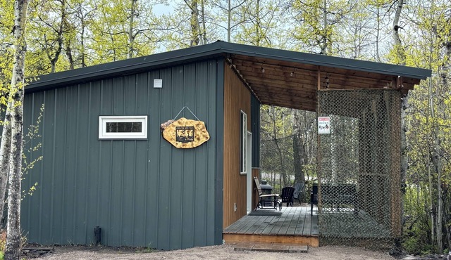 Payne Lake Wilderness Huts - Duck Blind in Mountain View