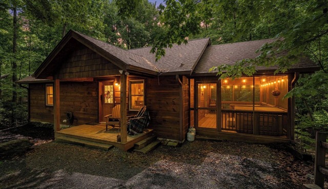 Peace on Birch*Hot Tub*ScreenPrch*Propane FP*Pet Friendly