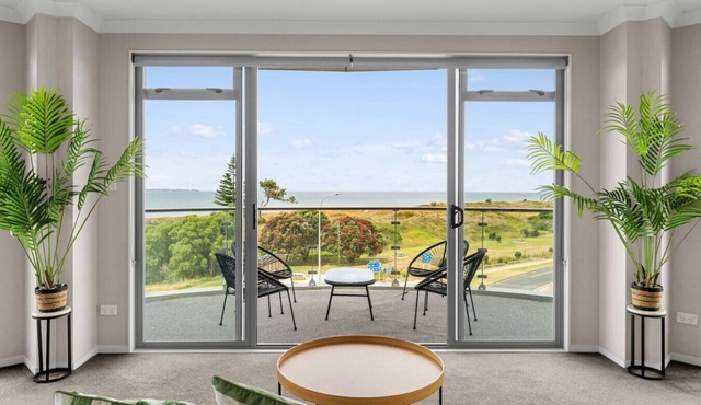 Penthouse & Panoramic Views! in Papamoa