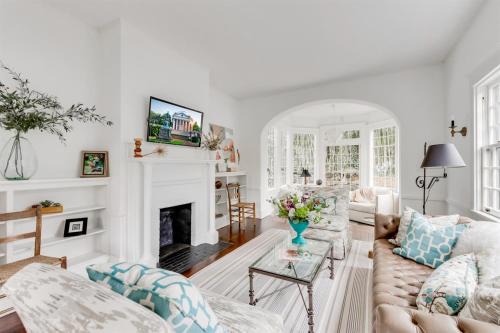 Perfect UVA Location Historic Boone-White House in Charlottesville