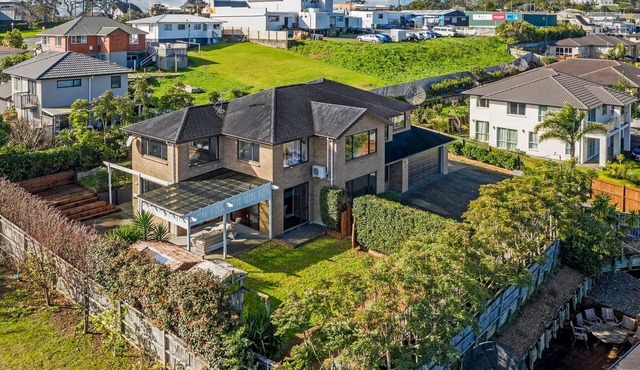 Pinehill Extra-Large 8 Bedrooms House