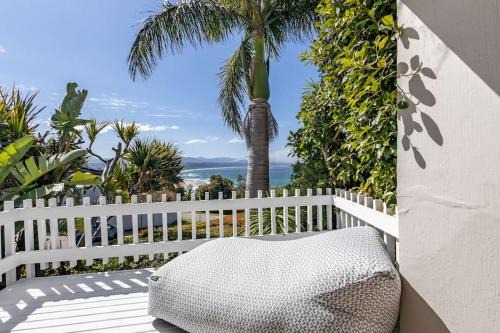 Plett Holiday Stay with Hut Tub ,Pizza Oven and Views