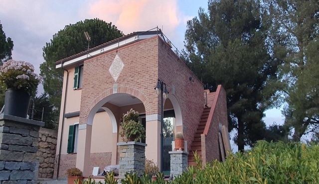 Poolside Apartment in Italian Villa in San Lorenzo - Civezza