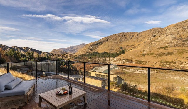 Powder Ridge Alpine Retreat