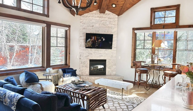 Prime Downtown Aspen Condo