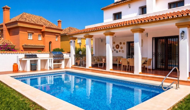 Ref: 325 Villa Elena - Large villa with private Pool in Fuengirola