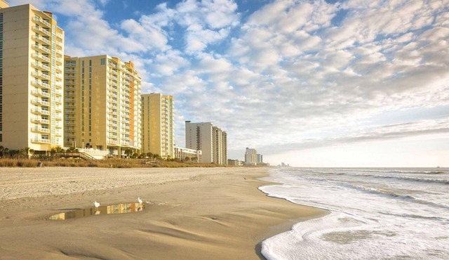 Relaxing Coastal Escape with Pools & Spacious 1BR Resort Comfort in North Myrtle Beach