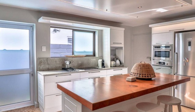 Reservoir House | Elegant design | Easy living!