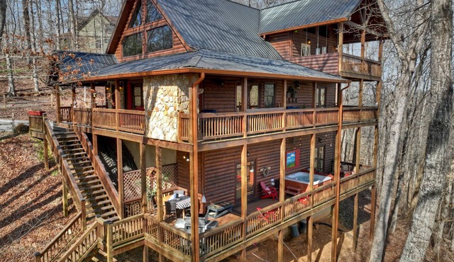 Riverfront Cabin w/Private Dock, Putting Green, Game Room! 3.5mi 2 Blue Ridge