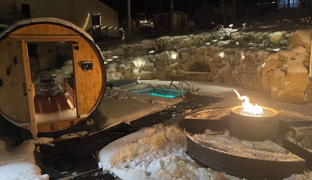 Riverview Respite plus the Hideaway - Sauna and Hot Tub! in Pepin