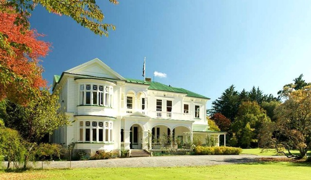 Romantic Room Getaway with a Garden in Hawke's Bay, New Zealand
