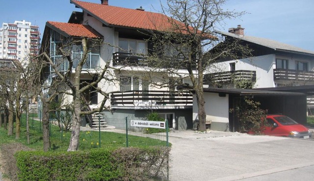 Rooms and Apartment Na poljani