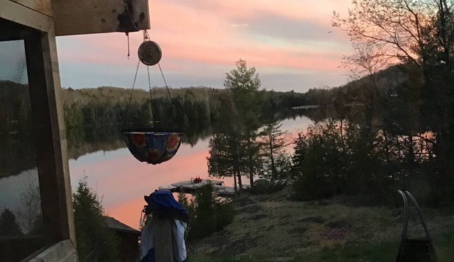 Rustic Waterfront Cottage -3 Bedroom,Sunset Views,Screened in Porch, Firepit, AC in Kinmount