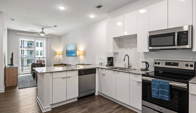 (S1BE) Spacious 1-BR w/Pool, Fitness Center, and Dog Park